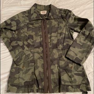 Camouflage Utility Style Jacket Large